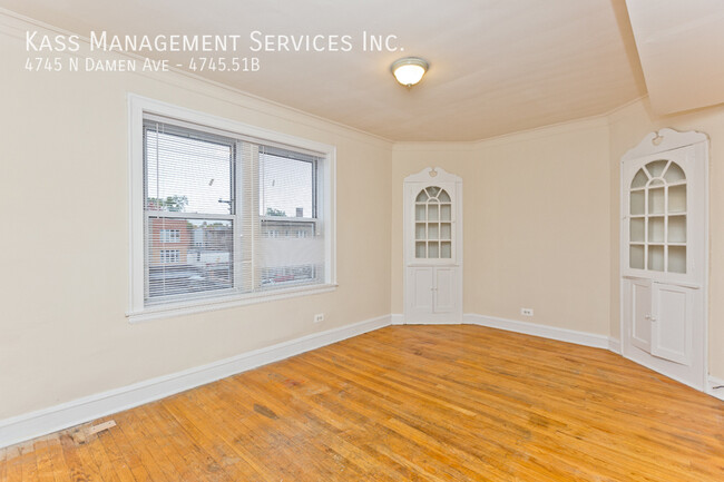 Foto del edificio - 4745 N Damen Ave