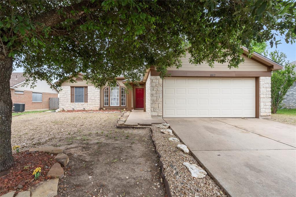 Foto principal - 1812 Southcreek Dr