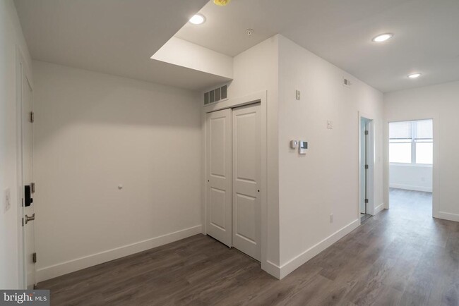 Building Photo - 1711 Snyder Ave