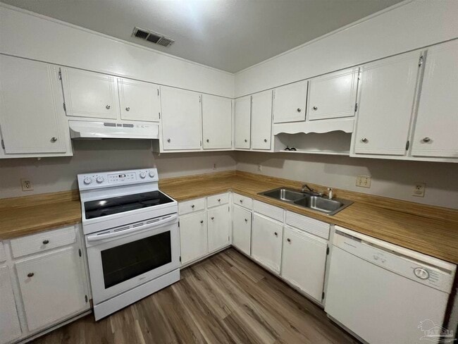 Building Photo - 1350 Fairchild St