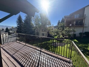 Building Photo - 1004 Uri Ln