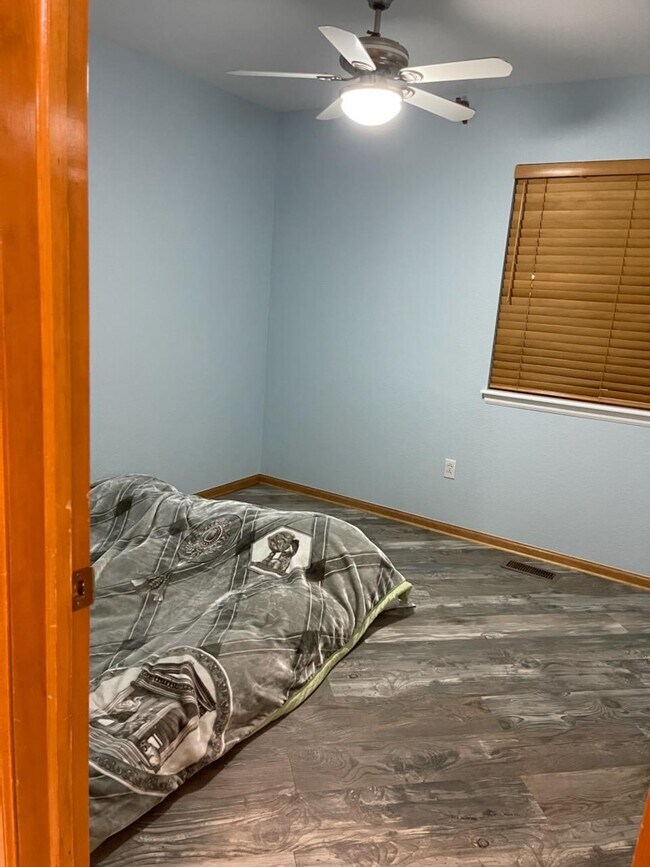 Building Photo - 2155 E 98th Ave