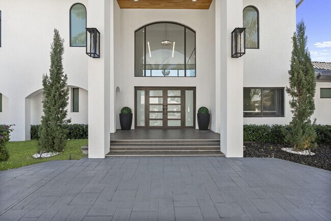 Building Photo - 884 Nafa Dr