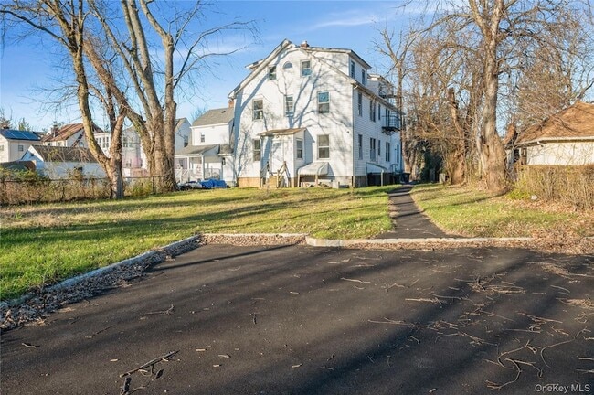 Foto del edificio - 59 Longdale Ave