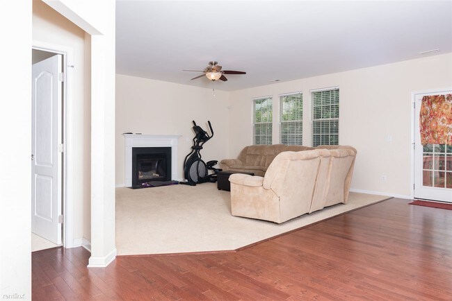 Building Photo - 521 Mesquite Ridge Pl