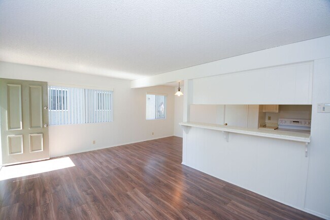 Foto del edificio - 1202 Portola Rd