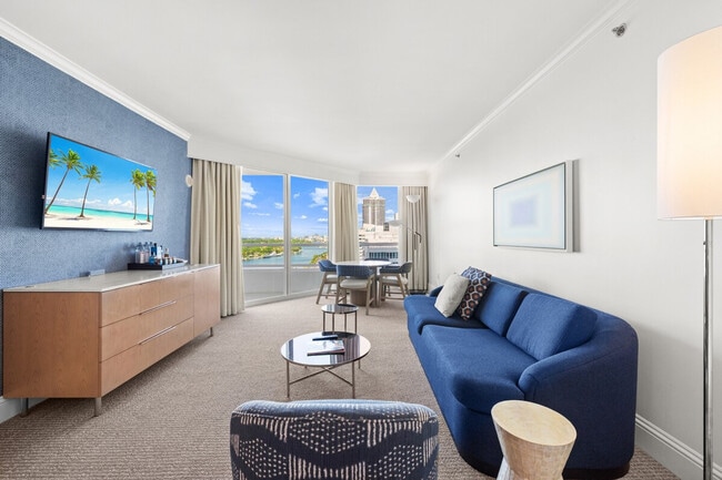 Building Photo - 4391 Collins Ave