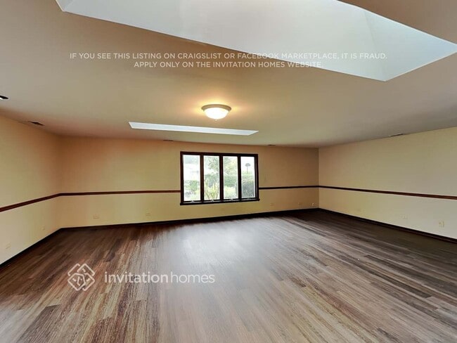 Building Photo - 16400 Sherwood Dr