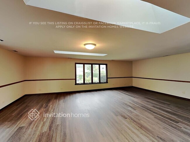 Foto del edificio - 16400 Sherwood Dr