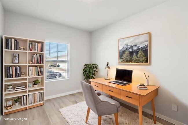 Building Photo - 18075 Martin Pines Dr