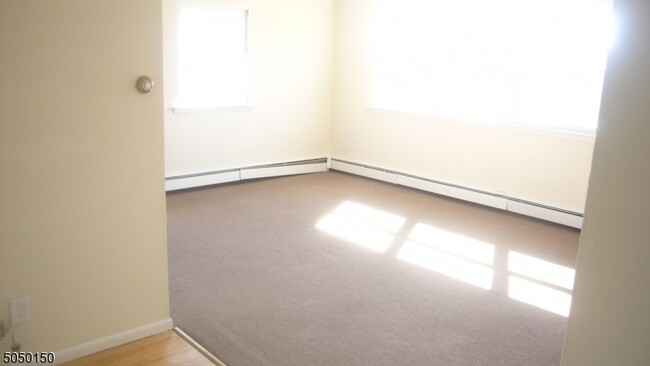 Building Photo - 336 Totowa Rd