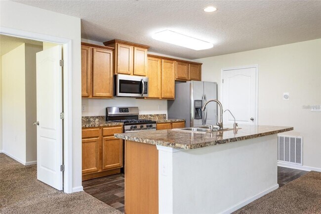 Building Photo - 131 Fairway Ct