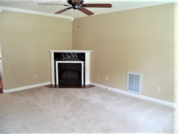 Foto del edificio - 140 Rushbrook Ln