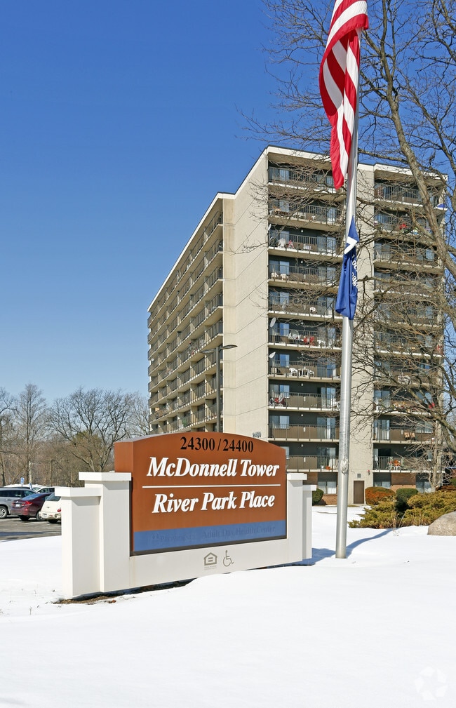 River Park Place Apartments Southfield, MI