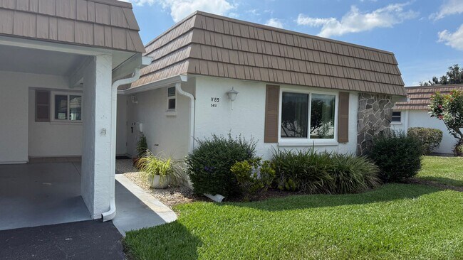 Foto del edificio - All inclusive 2BR/ 2B Condo in 55+ Community