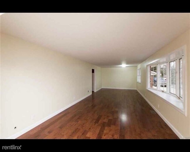 Foto del edificio - 3 br, 3 bath House - 8631 Byers Rd