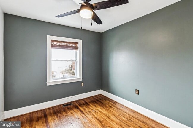 Foto del edificio - 3318 Blaine St NE