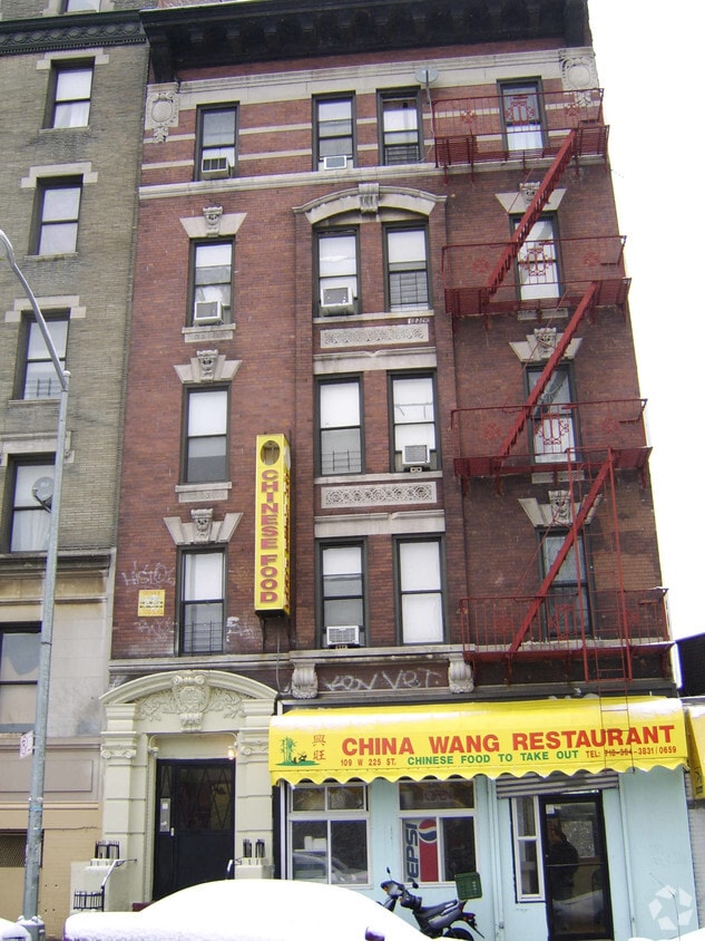 Primary Photo - 109 W 225th St