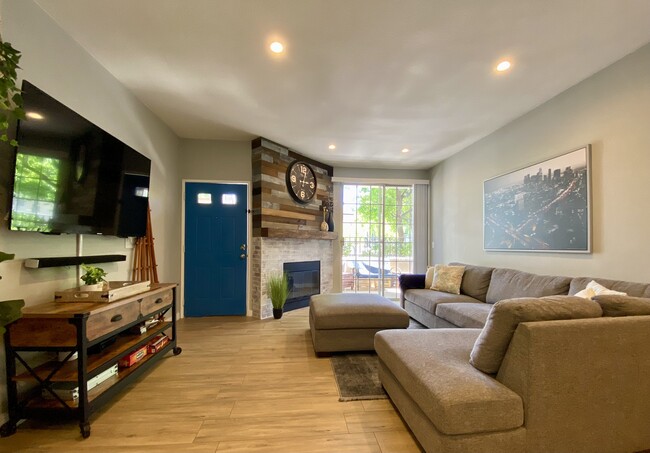 Building Photo - 24131 Del Monte Dr