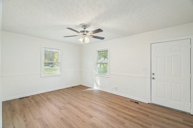 Photo - 2324 Greenfield Ln House