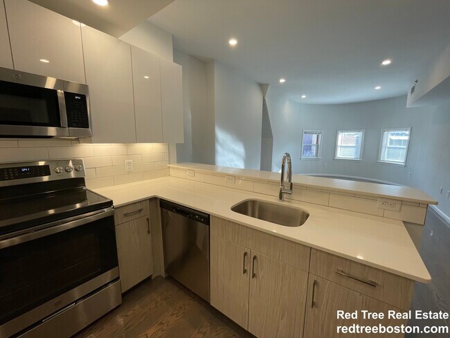Foto del edificio - 1406 Beacon St