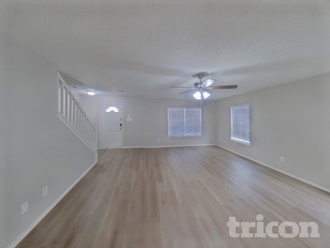 Building Photo - 2208 Capstan Dr