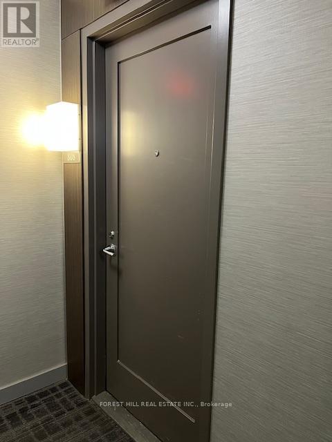 Photo du bâtiment - 310 Tweedsmuir Ave