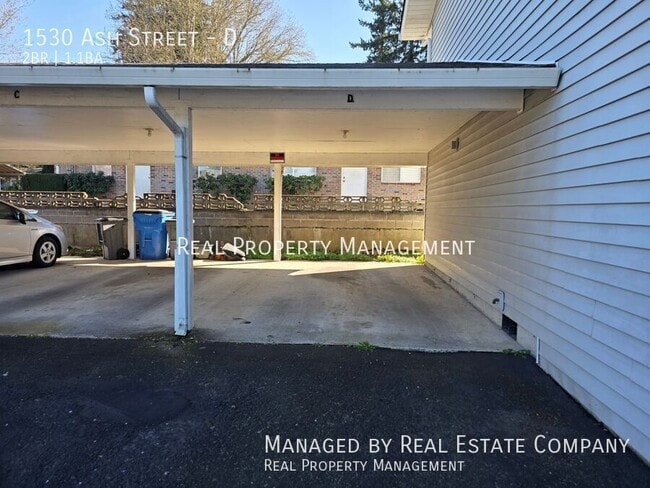 Photo - 1530 Ash St House