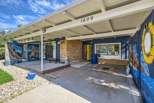 Photo - 1609 Main St House