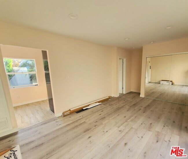 Building Photo - 224 S Spalding Dr
