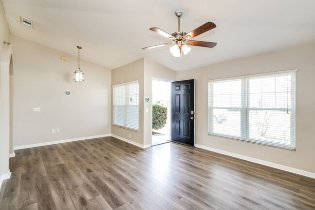 Foto del edificio - 11841 Brenford Crest Dr