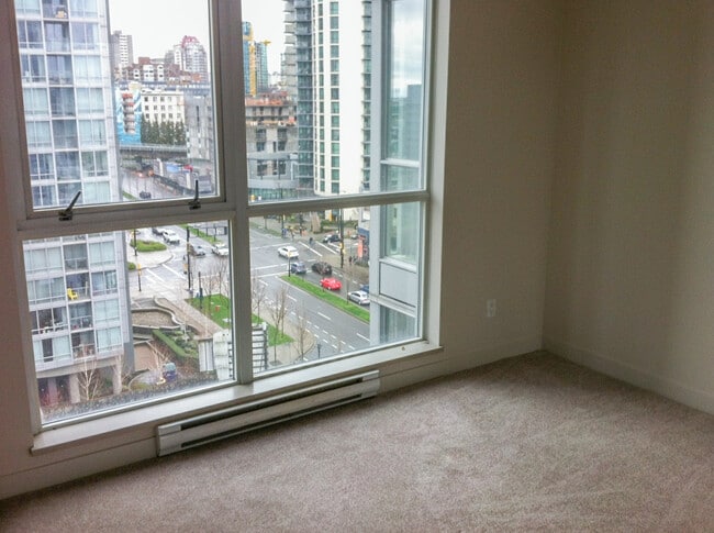 Photo du bâtiment - 2903-1408 Strathmore Mews North