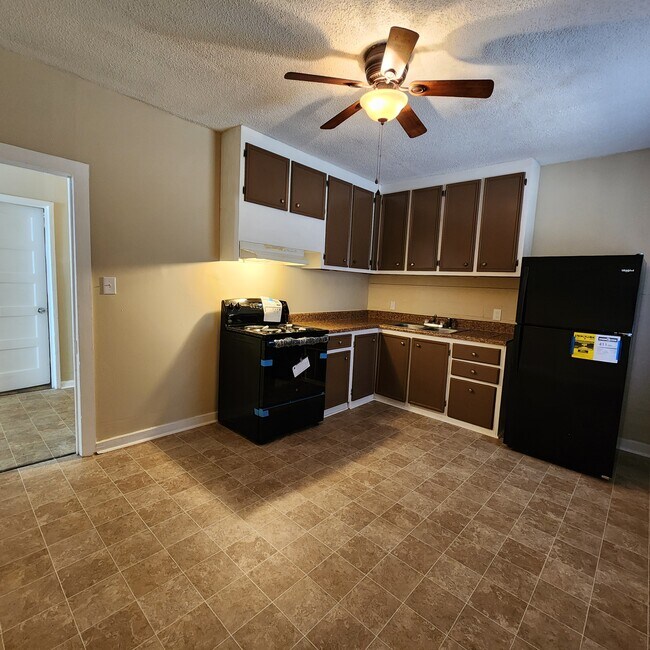 Building Photo - 101 Gurr Dr