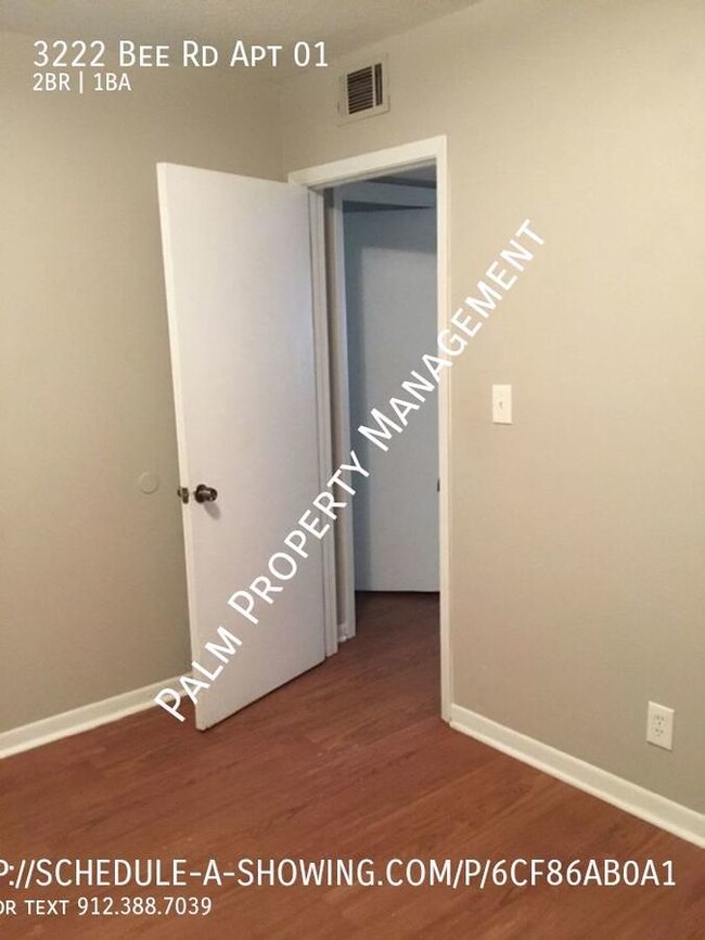 Building Photo - Two Bedroom, One Bath apartment for rent i...