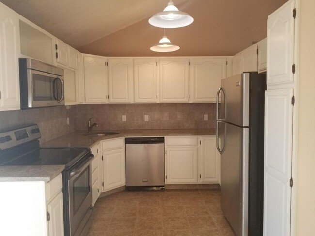 Foto del edificio - 14207 Greenfield Rd