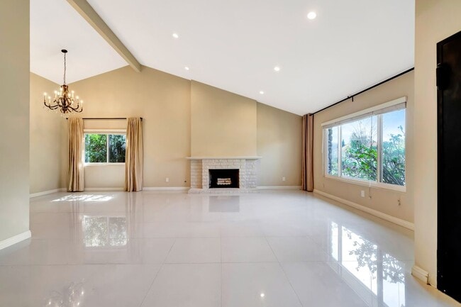 Building Photo - 3194 Rossini Pl