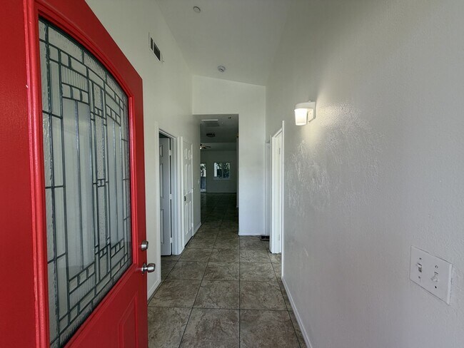 Foto del edificio - RV T 7216 Yates St Unit A