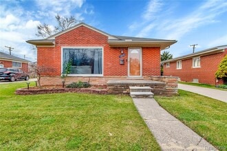 Building Photo - 10070 Buckingham Ave