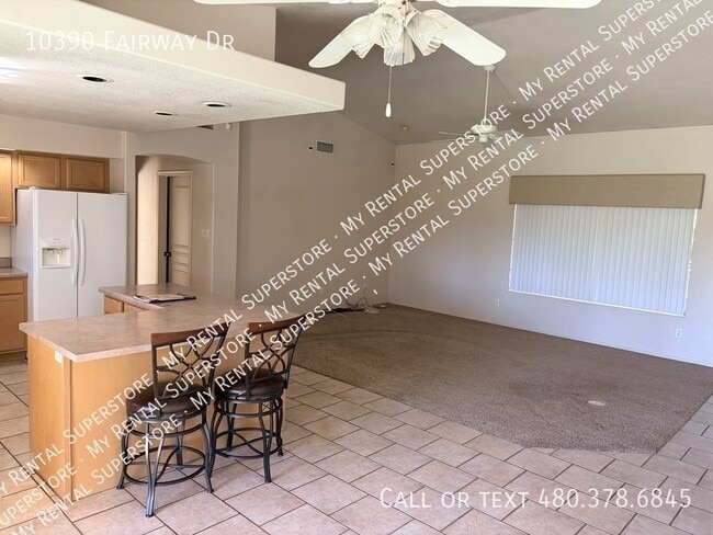 Building Photo - 10390 Fairway Dr