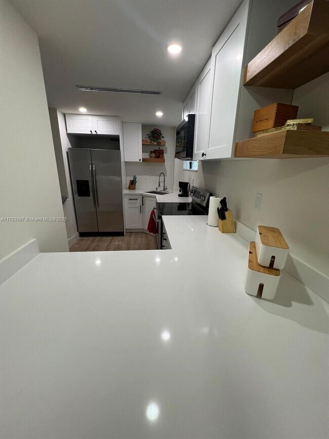Foto del edificio - 1244 NW 32nd St