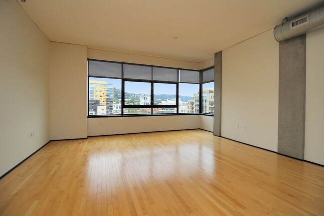 Foto del edificio - Exceptional 1 bd + bonus, City Views in Pe...