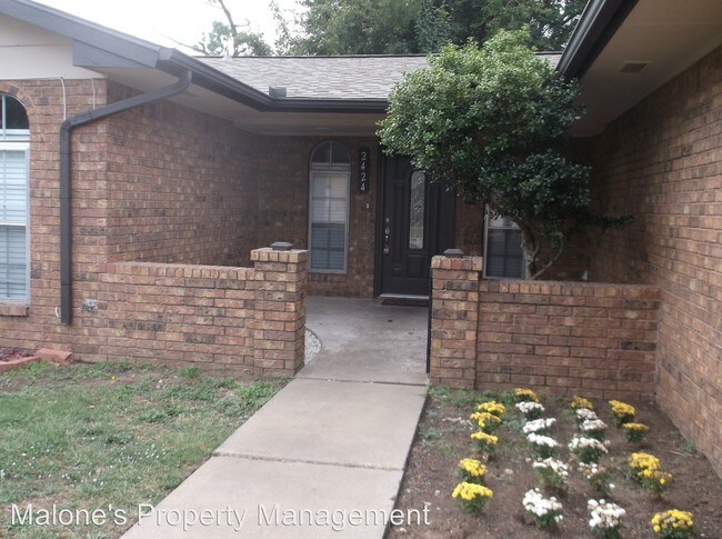 Building Photo - 2424 SW 92nd St