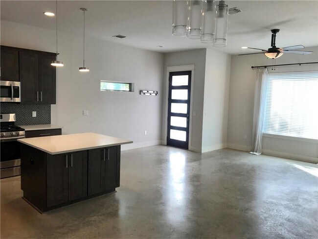 Foto del edificio - 904 E 54th St