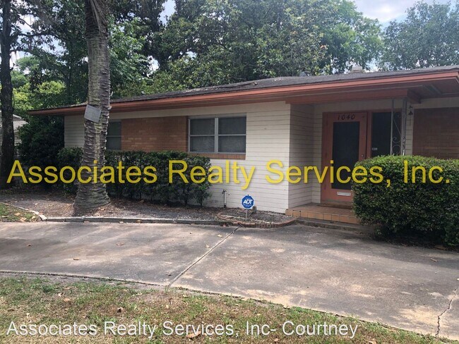Foto del edificio - 4 br, 2 bath House - 1040 SW 11th St