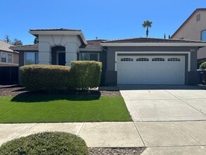 Building Photo - 2608 St Andrews Dr