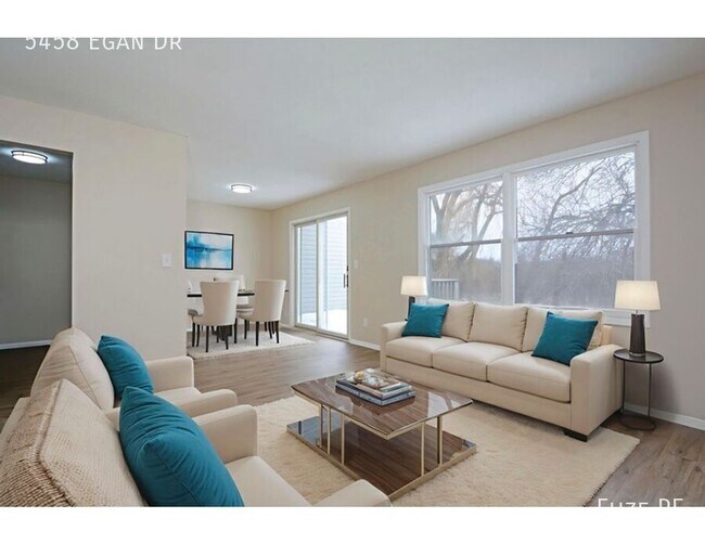 Foto del edificio - 5458 Egan Dr