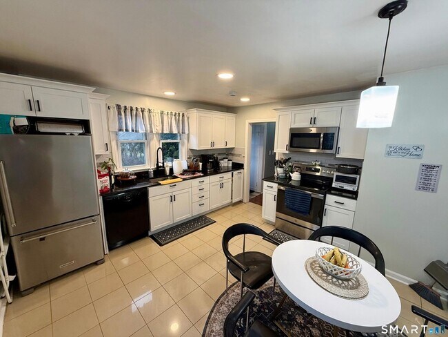 Foto del edificio - 64 Hickory St