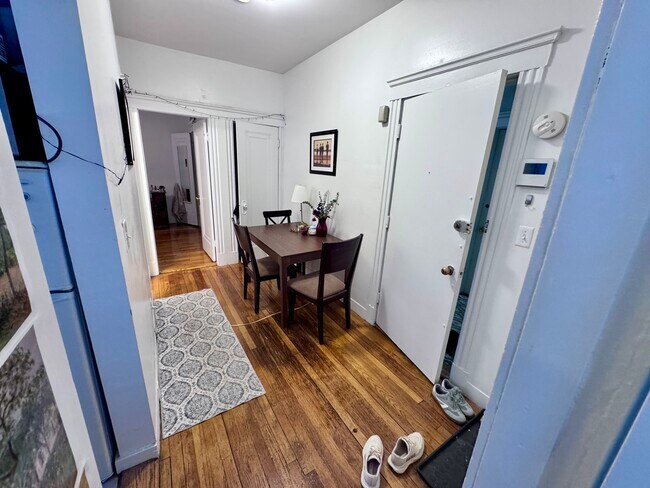 Building Photo - 51 Park Dr