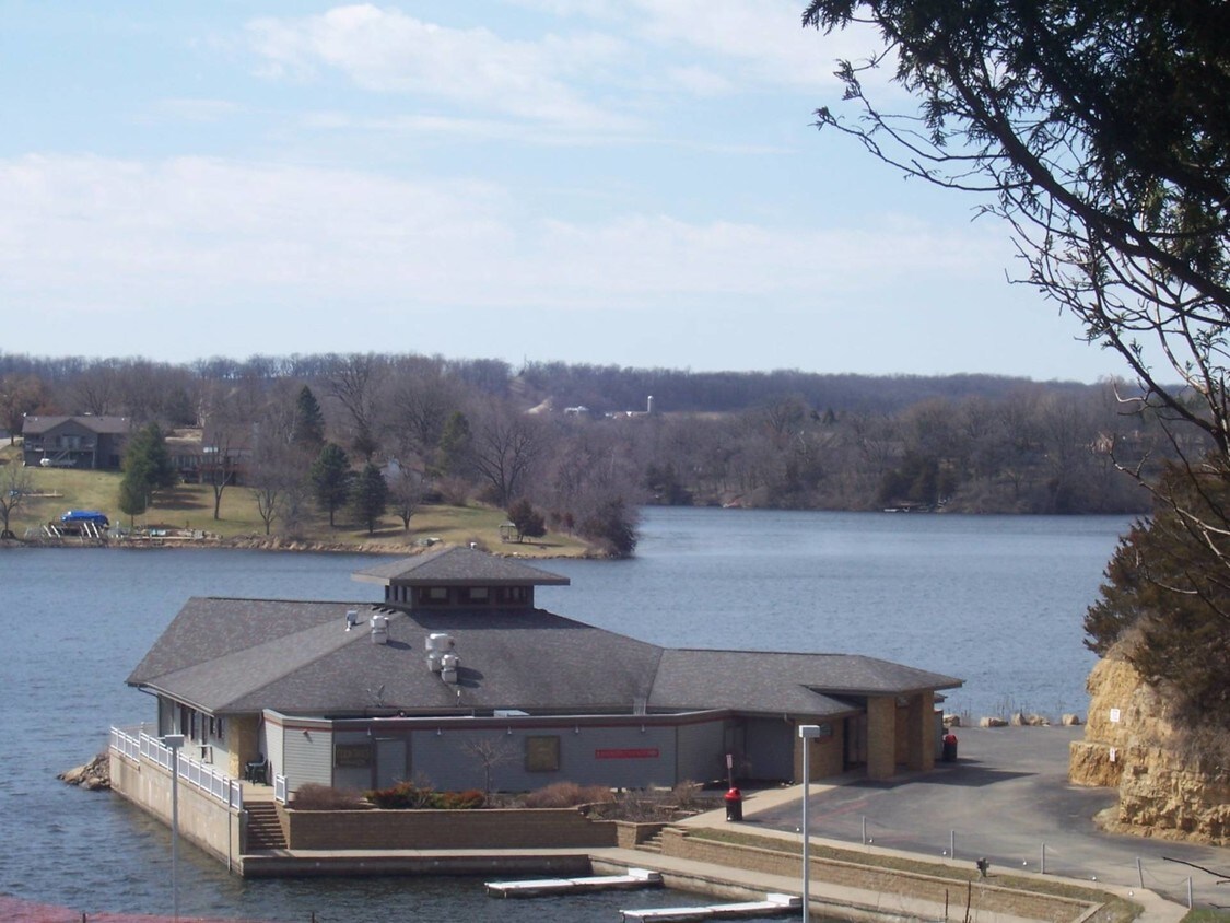 14 Anchor Ct, Apple River, IL 61001