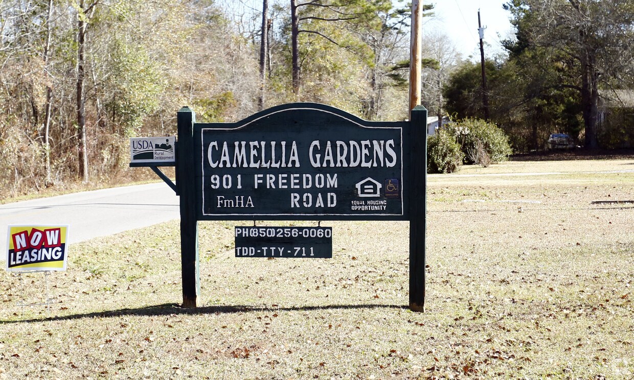 Camellia Garden Apartments Apartments in Century, FL
